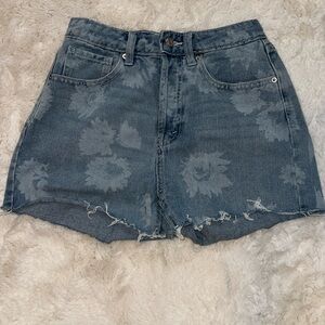 NEW!! never worn denim flower jean shorts!